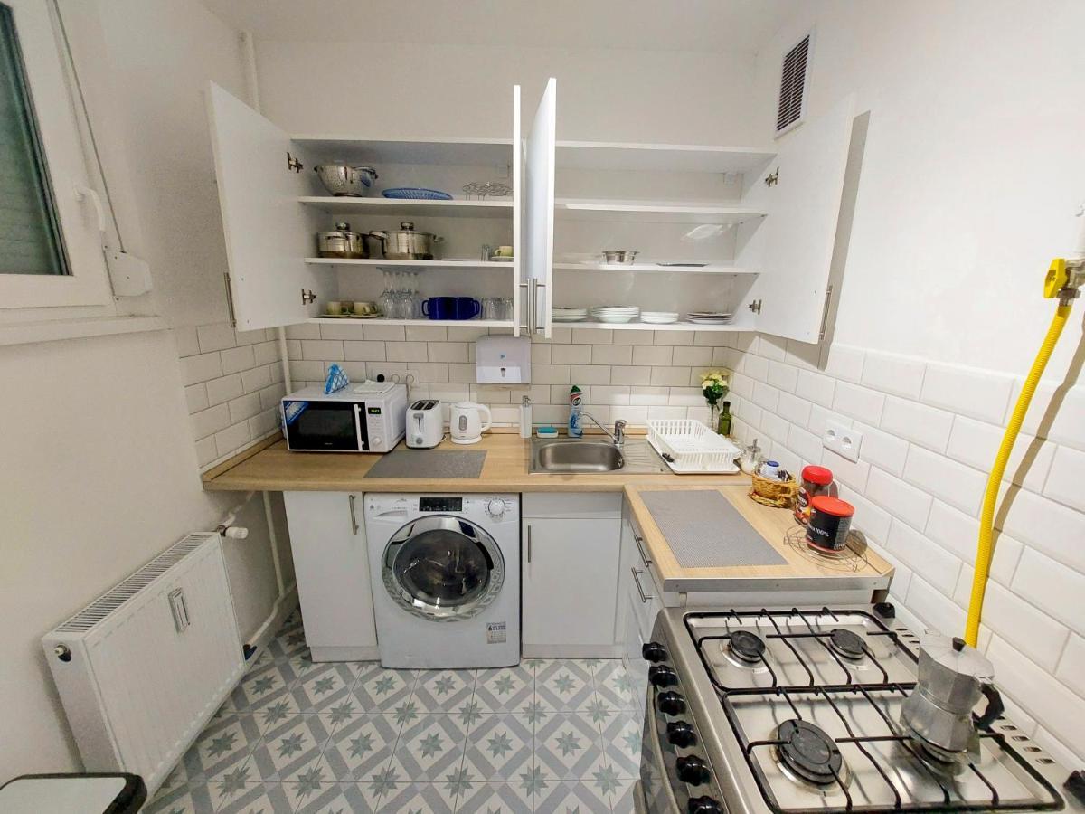 Aweshome City Apartment - 3 Bedrooms And Free Parking เดเบรตเซน ภายนอก รูปภาพ