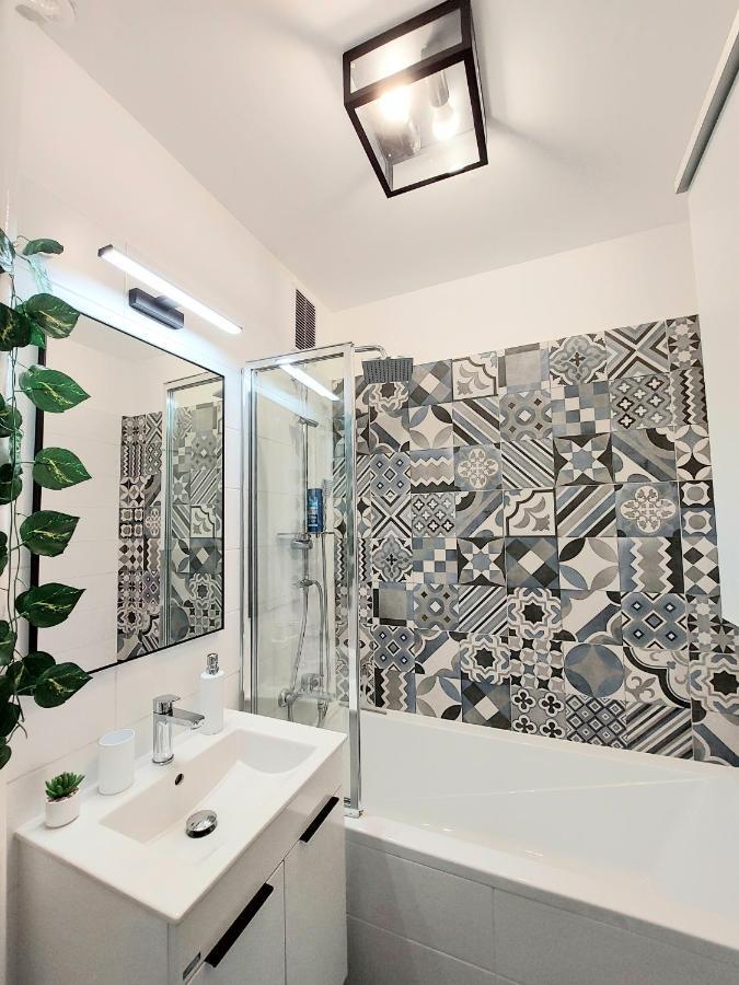 Aweshome City Apartment - 3 Bedrooms And Free Parking เดเบรตเซน ภายนอก รูปภาพ