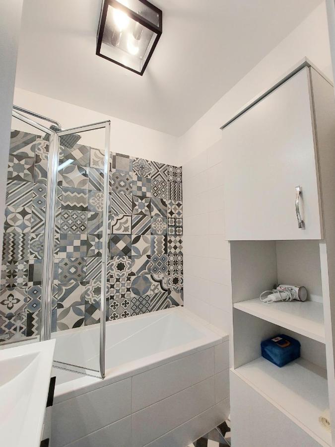 Aweshome City Apartment - 3 Bedrooms And Free Parking เดเบรตเซน ภายนอก รูปภาพ
