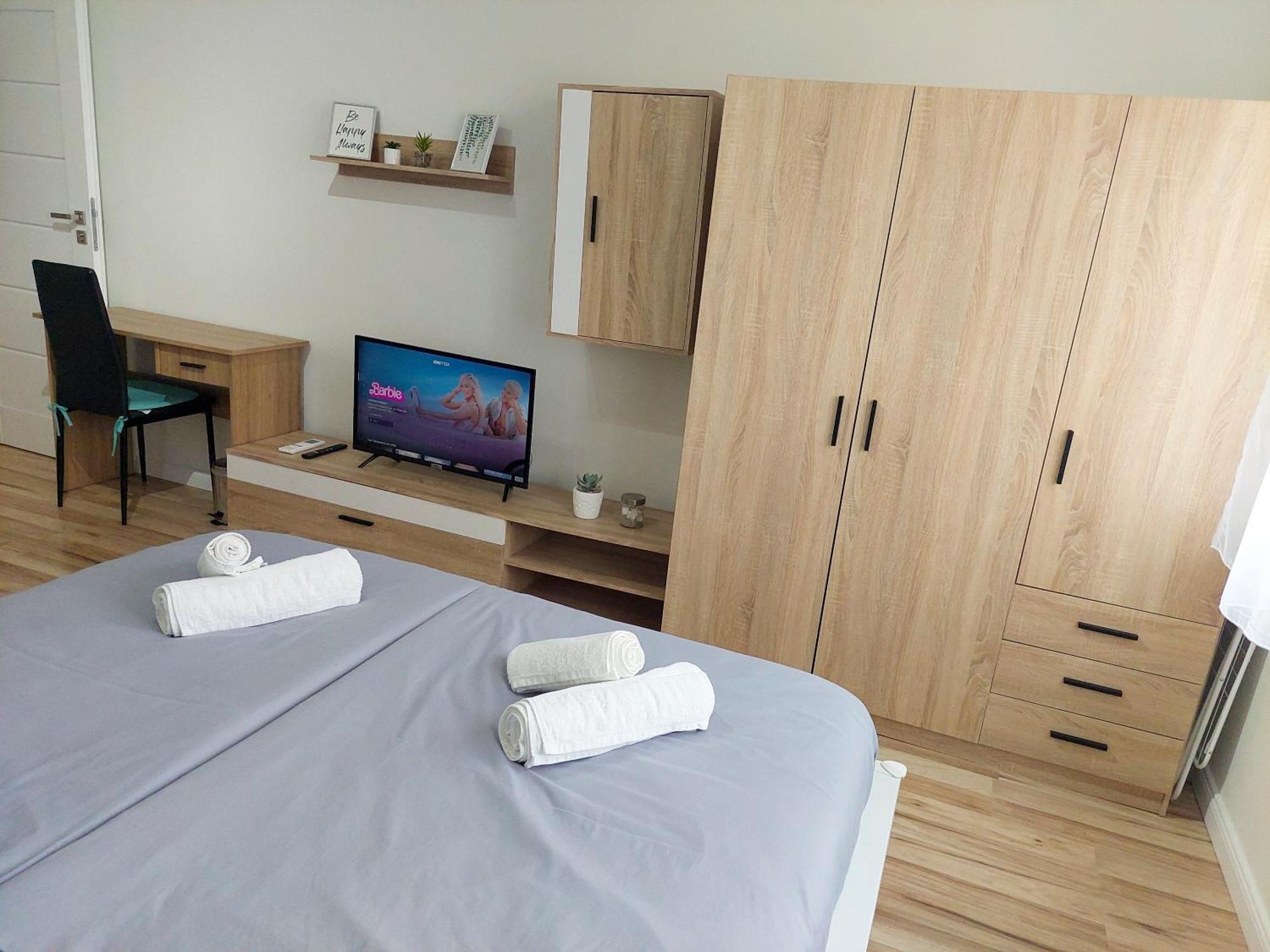 Aweshome City Apartment - 3 Bedrooms And Free Parking เดเบรตเซน ภายนอก รูปภาพ