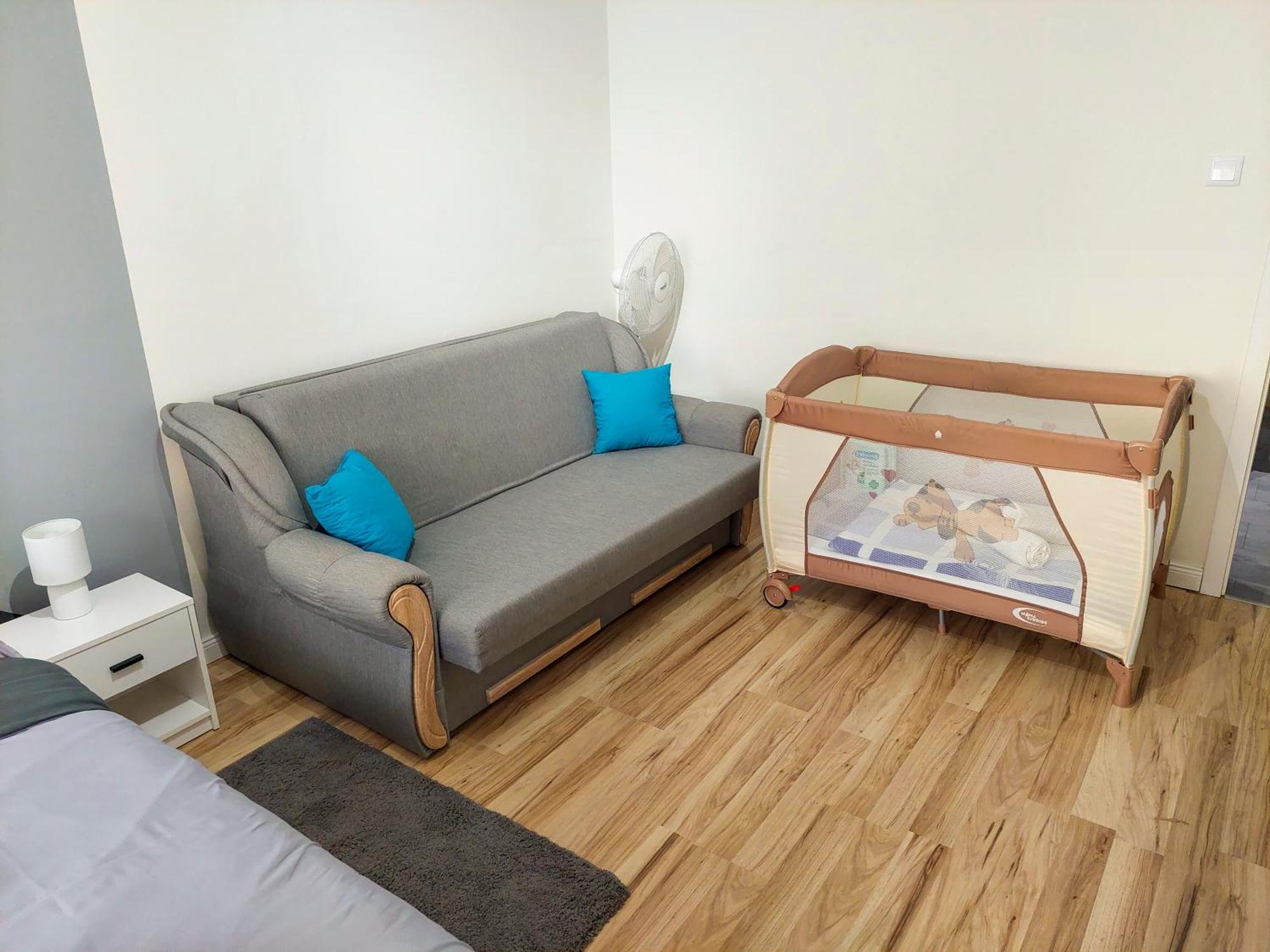 Aweshome City Apartment - 3 Bedrooms And Free Parking เดเบรตเซน ภายนอก รูปภาพ