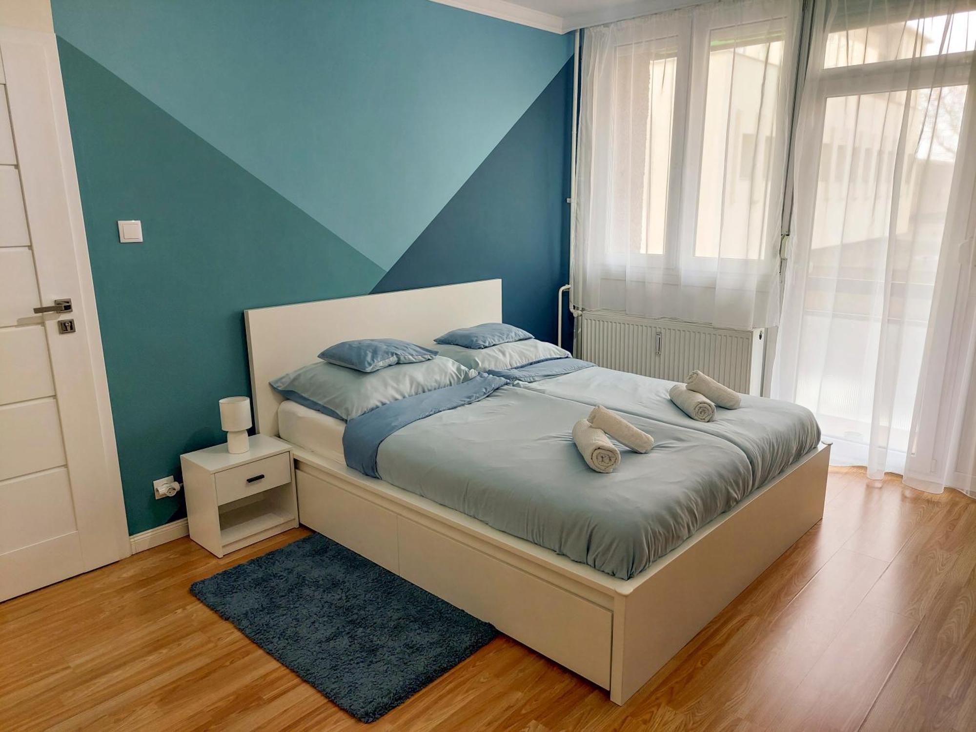 Aweshome City Apartment - 3 Bedrooms And Free Parking เดเบรตเซน ภายนอก รูปภาพ