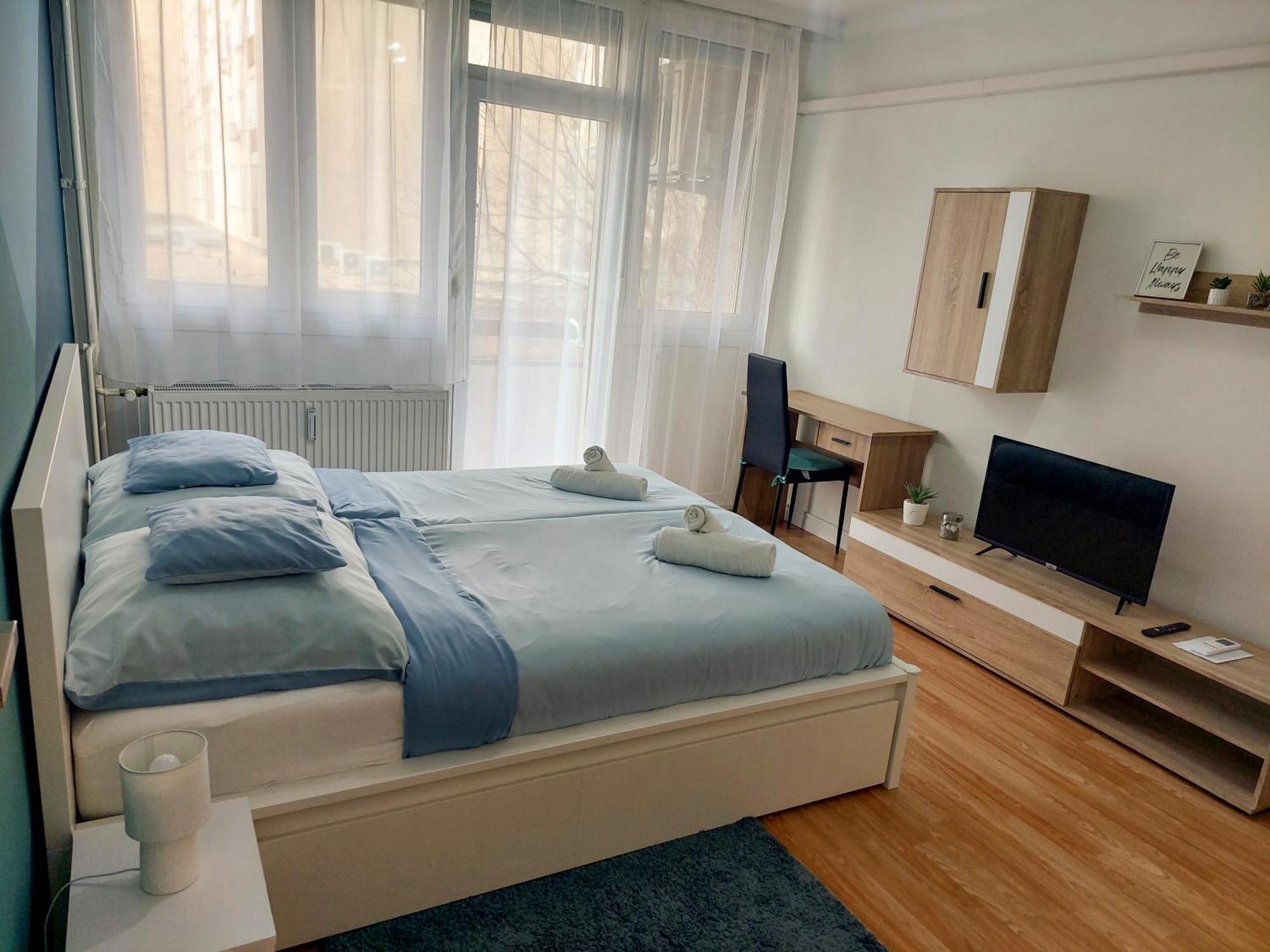 Aweshome City Apartment - 3 Bedrooms And Free Parking เดเบรตเซน ภายนอก รูปภาพ