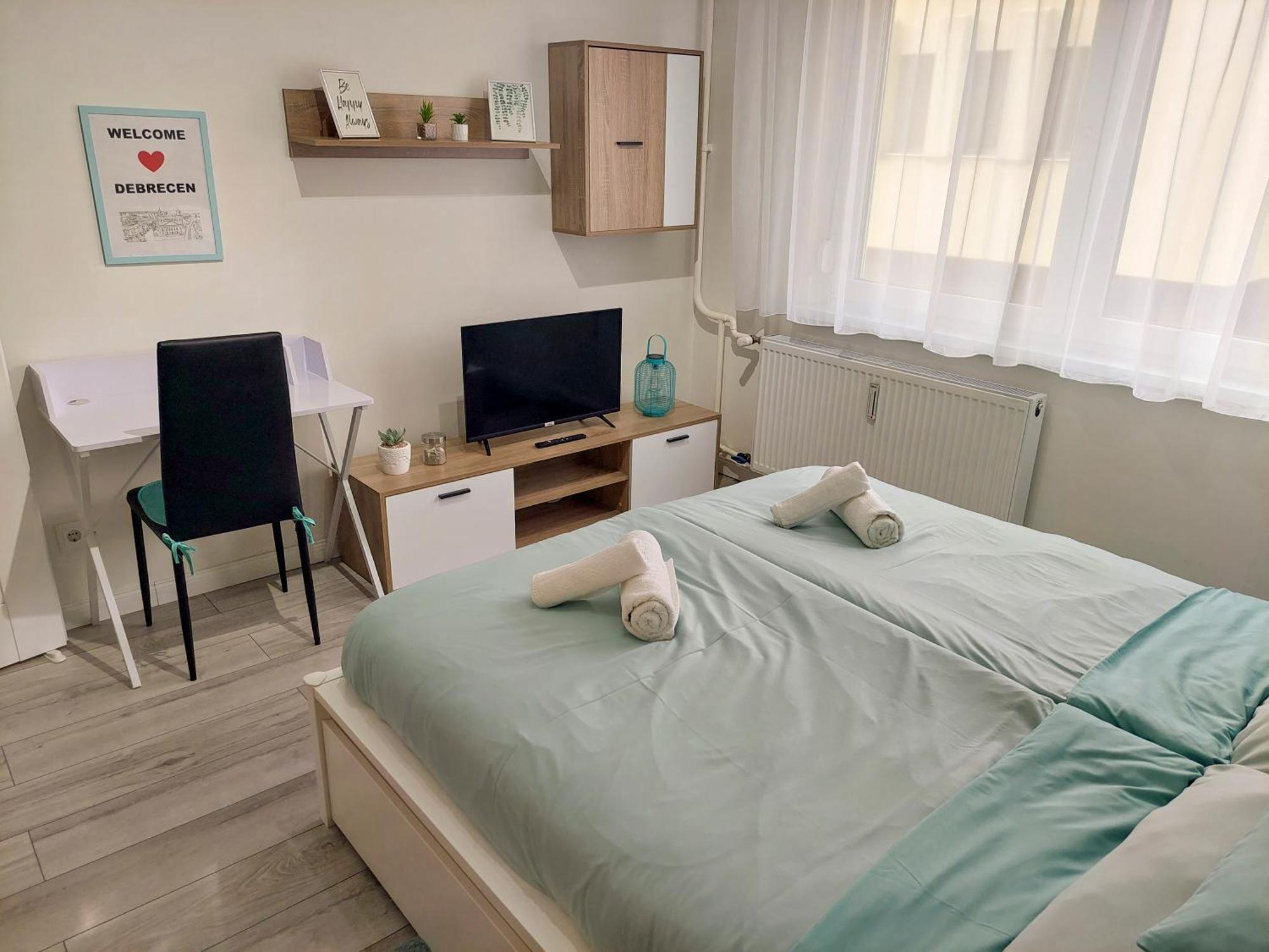 Aweshome City Apartment - 3 Bedrooms And Free Parking เดเบรตเซน ภายนอก รูปภาพ